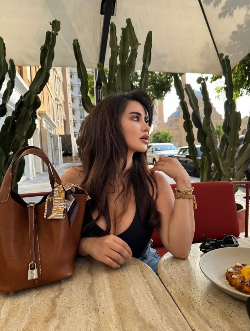 قنبلة الجيل هدى الأتربي: إطلالات جميلة وساحرة