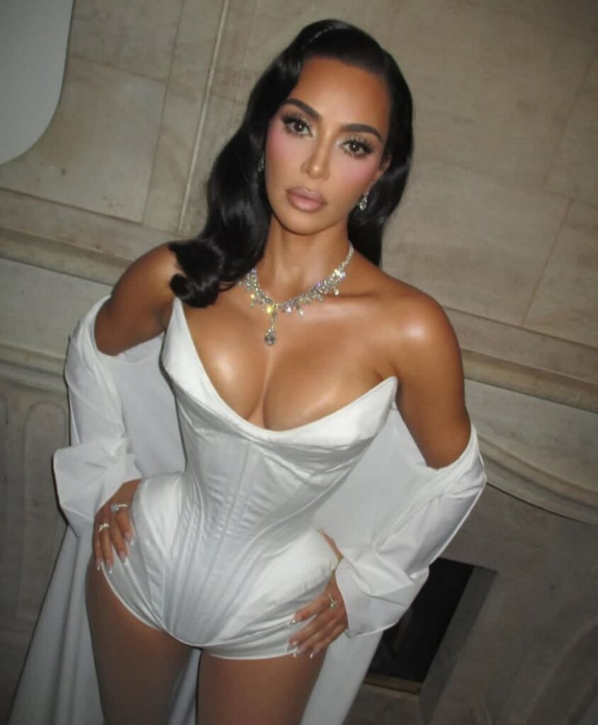 أجمل إطلالات كيم كارداشيان Kim Kardashian