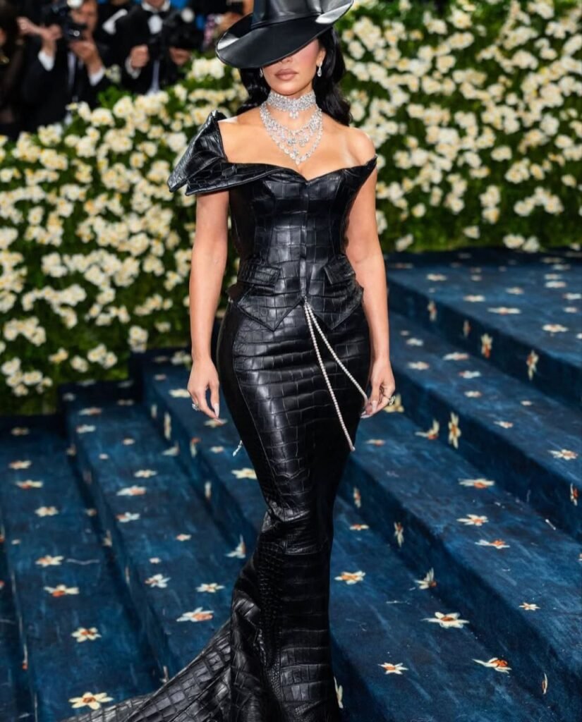 إطلالة كيم كارداشيان في Met Gala 2025