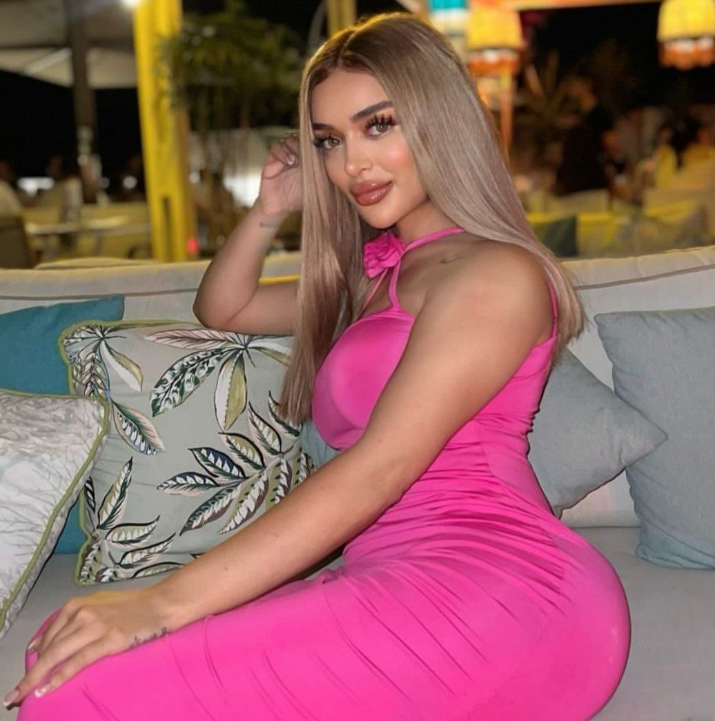 أبرز إطلالات الجميلة فيدال مشتركة برنامج قسمة ونصيب